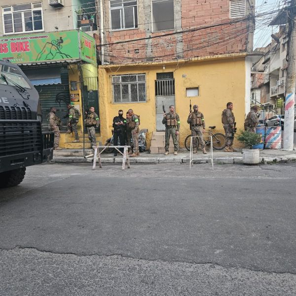 Polícias do Rio e do Espírito Santo prendem cinco suspeitos em operação na Maré 