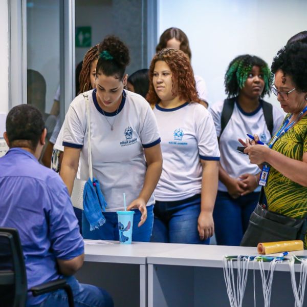 Escolas estaduais do Rio reduzem horário de aulas devido ao calor